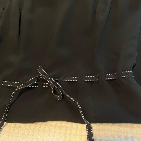ANN TAYLOR 100% SILK DRESS SZ 6 BLACK WOVEN RIBBON DETAIL AT WAIST AND HEM LBD - Picture 4 of 7